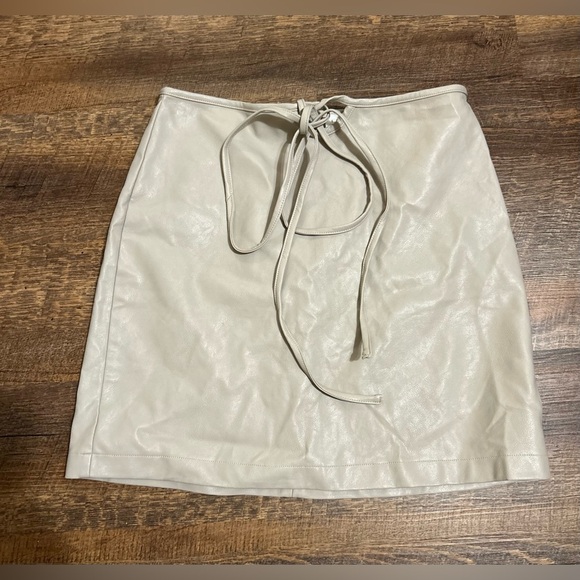 Le Lis Collection Mini Skirt Size M - Picture 1 of 4